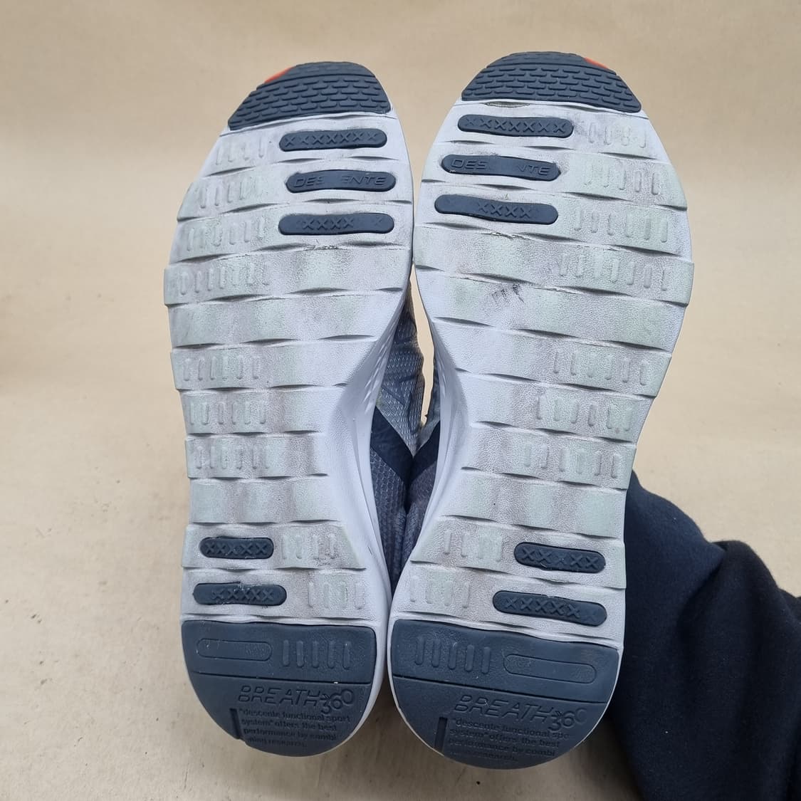 데상트 스카이브리드 운동화250 상품이미지3