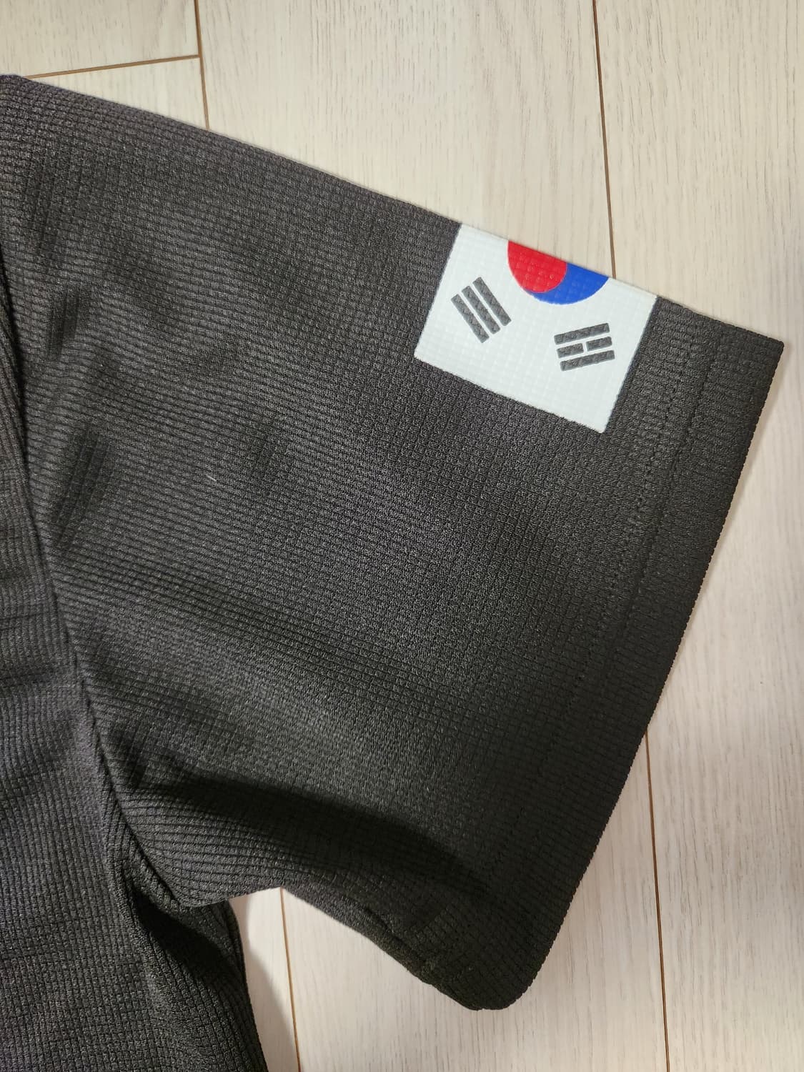 새상품급) 로카 러닝 태극기 로고 반팔티 사이즈100 L

여러 중고사이 상품이미지6