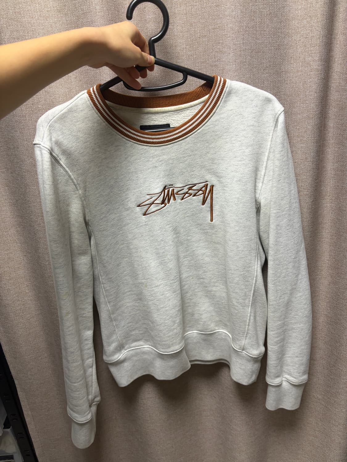 스투시 xs 맨투맨 상품이미지1