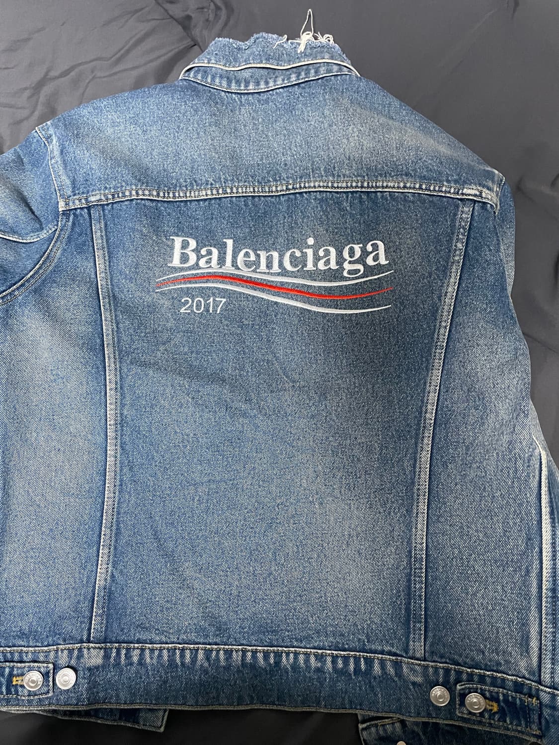 [50] 발렌시아가 2017 웨이브로고 데님자켓 상품이미지3