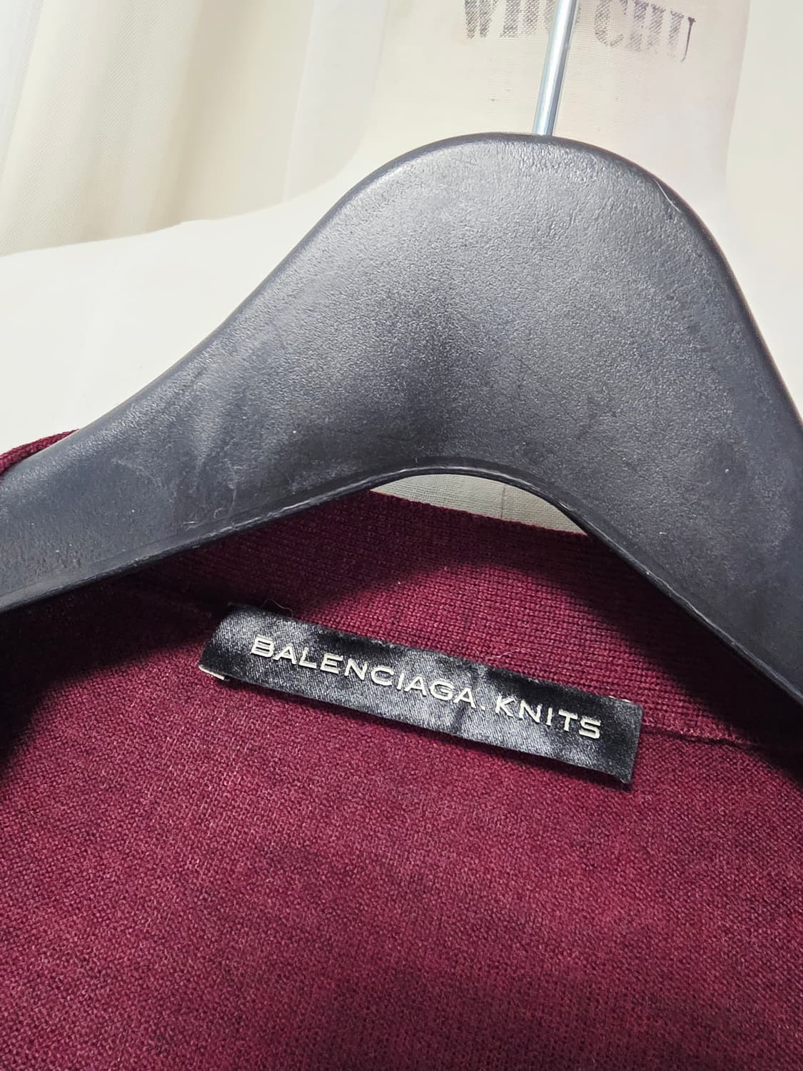 발렌시아가 니트 가디건 버건디 상품이미지2