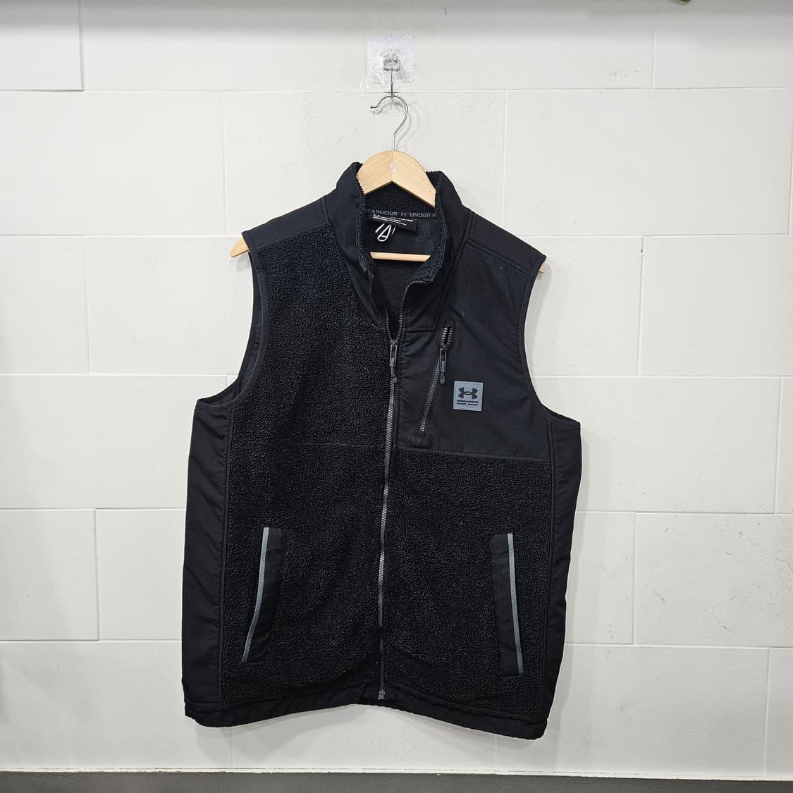 언더아머 뽀글이 조끼 베스트 상품이미지1