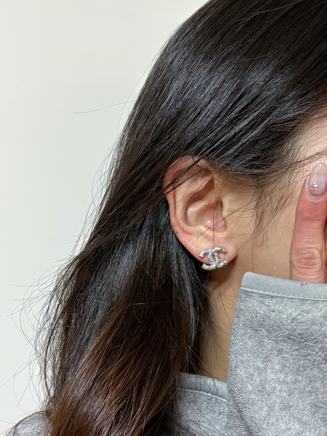 샤넬 정품 cc로고 업사이클링 실버 스틸 크리스탈 귀걸이 상품이미지4