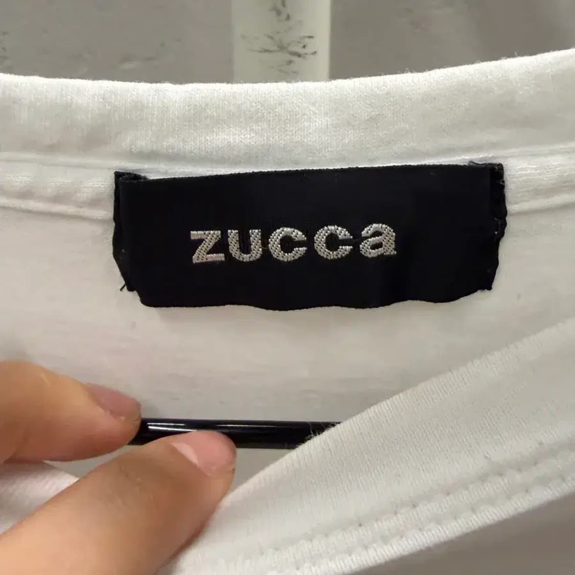 Zucca 스탠드 프린팅 반팔티 화이트 상품이미지6