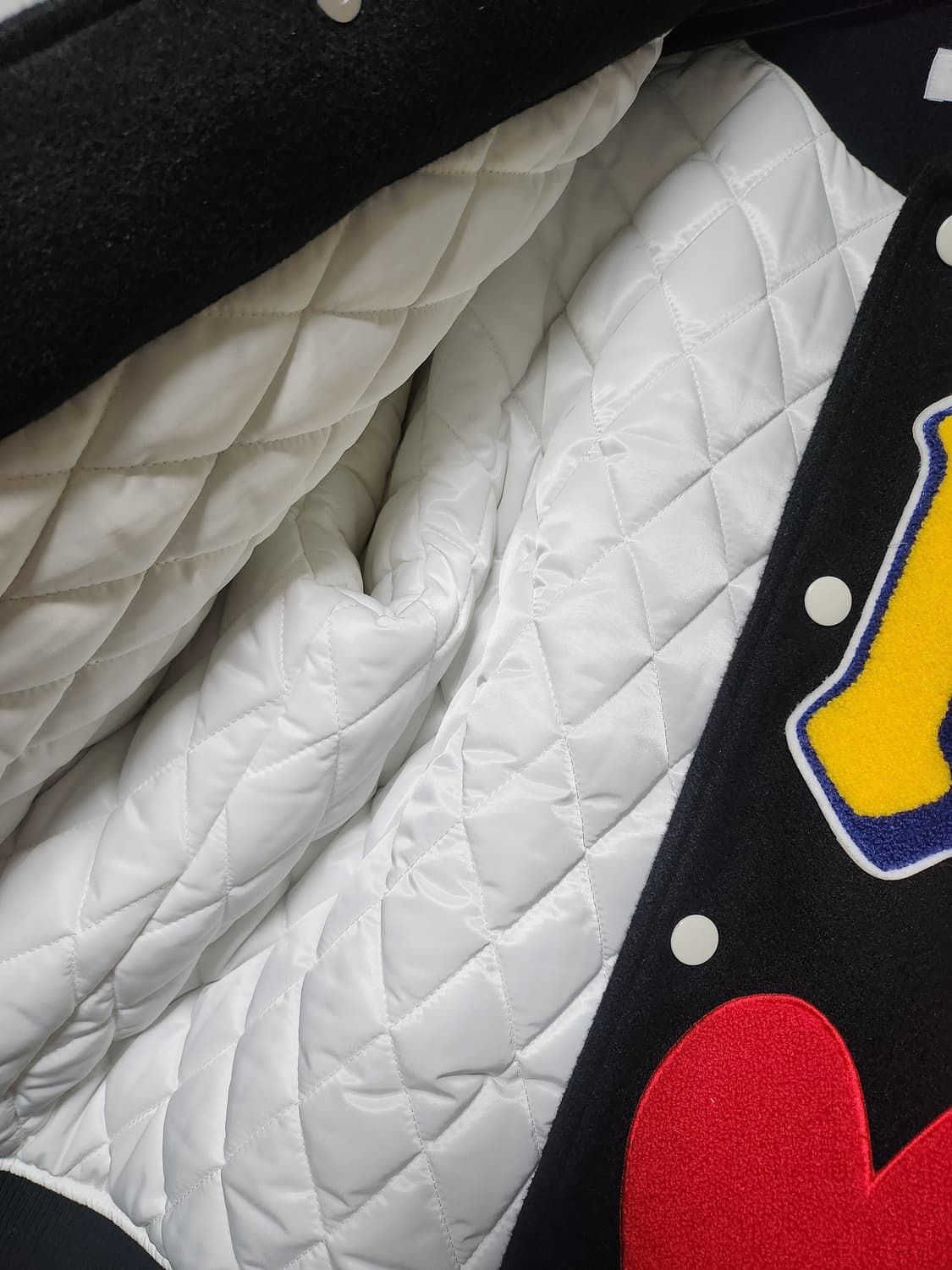 더뮤지엄비지터 바시티 자켓 상품이미지5