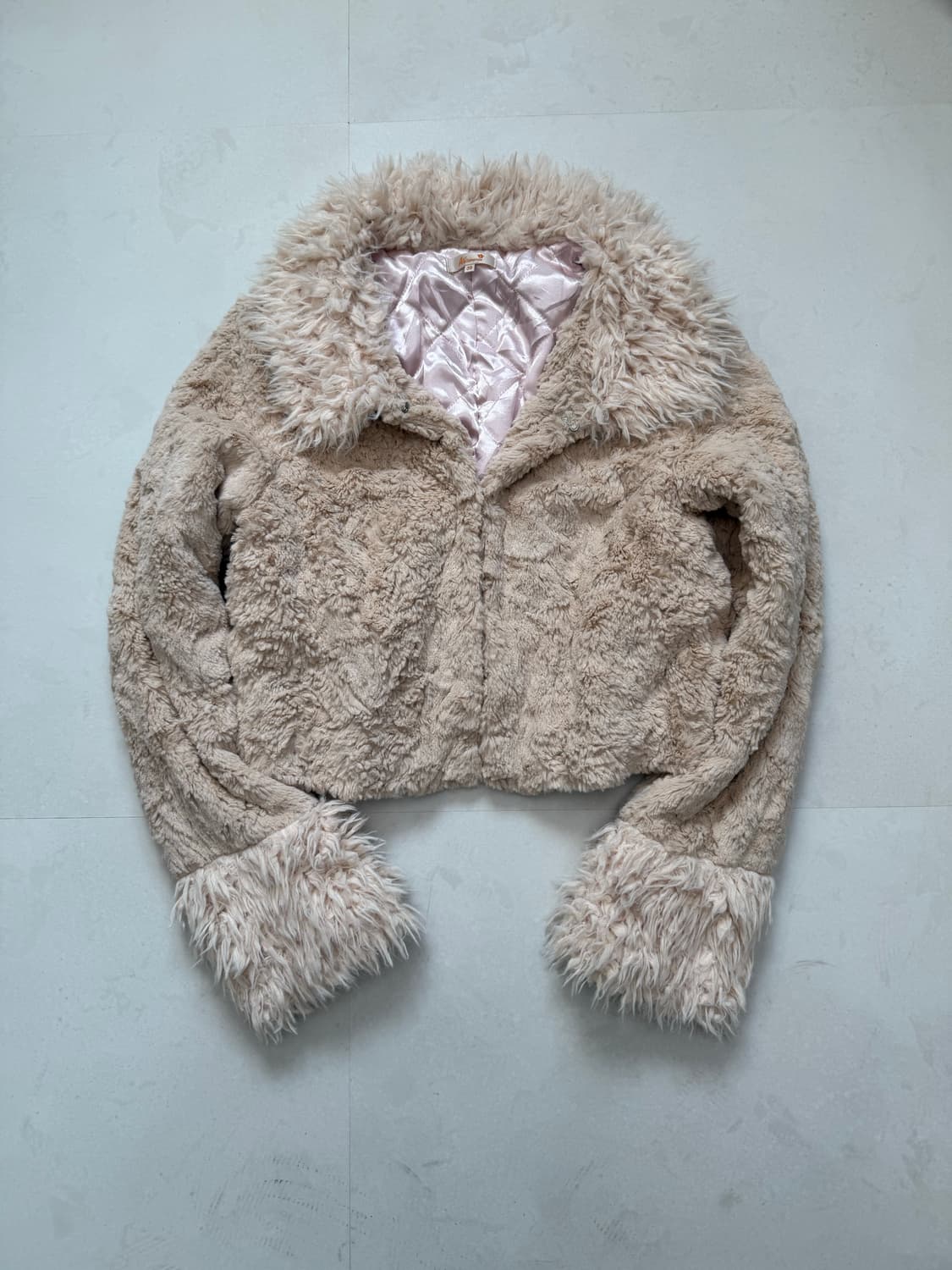 연핑크 크롭 퍼자켓 상품이미지4