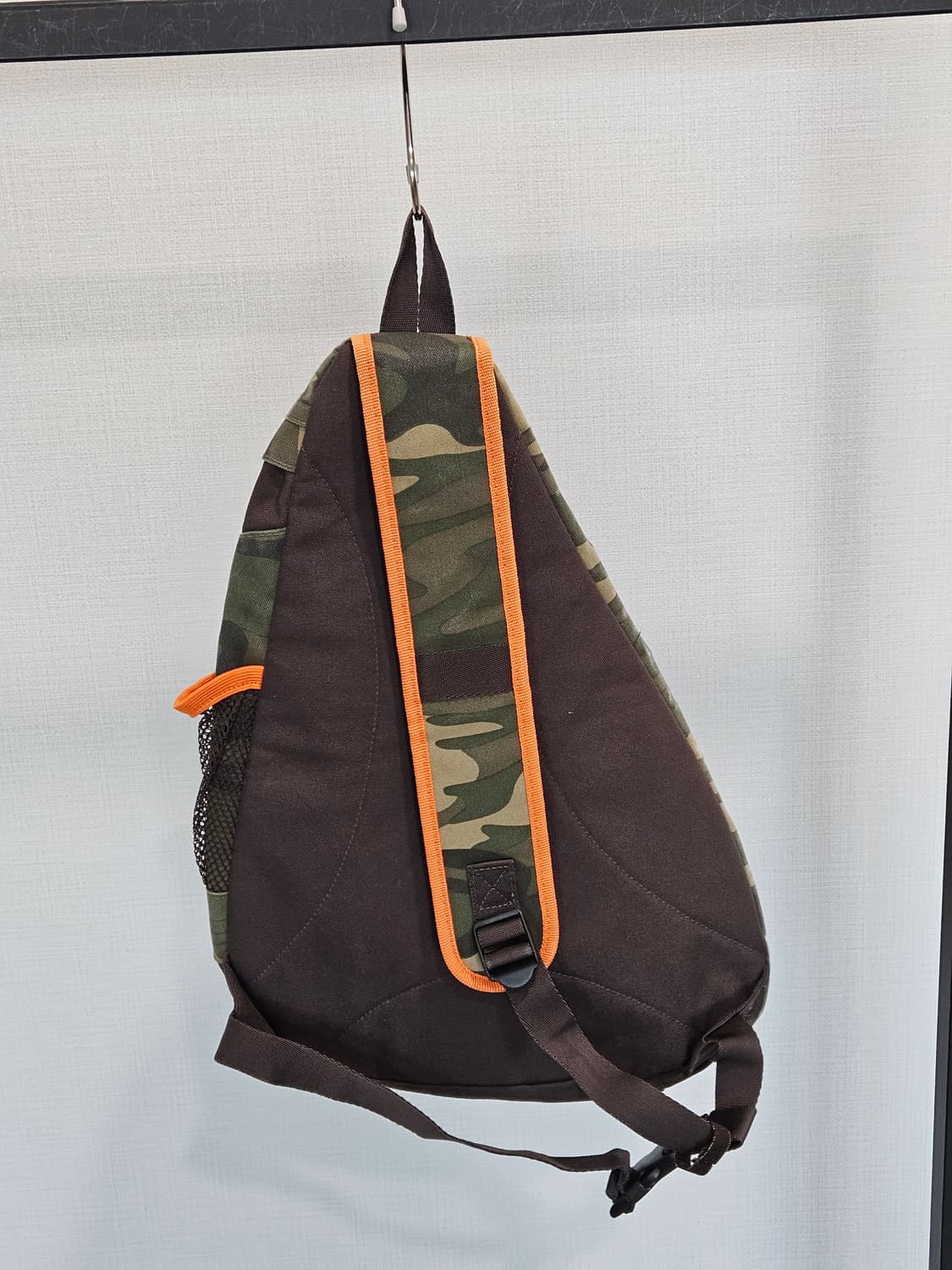 갭 카모 슬링백 상품이미지3