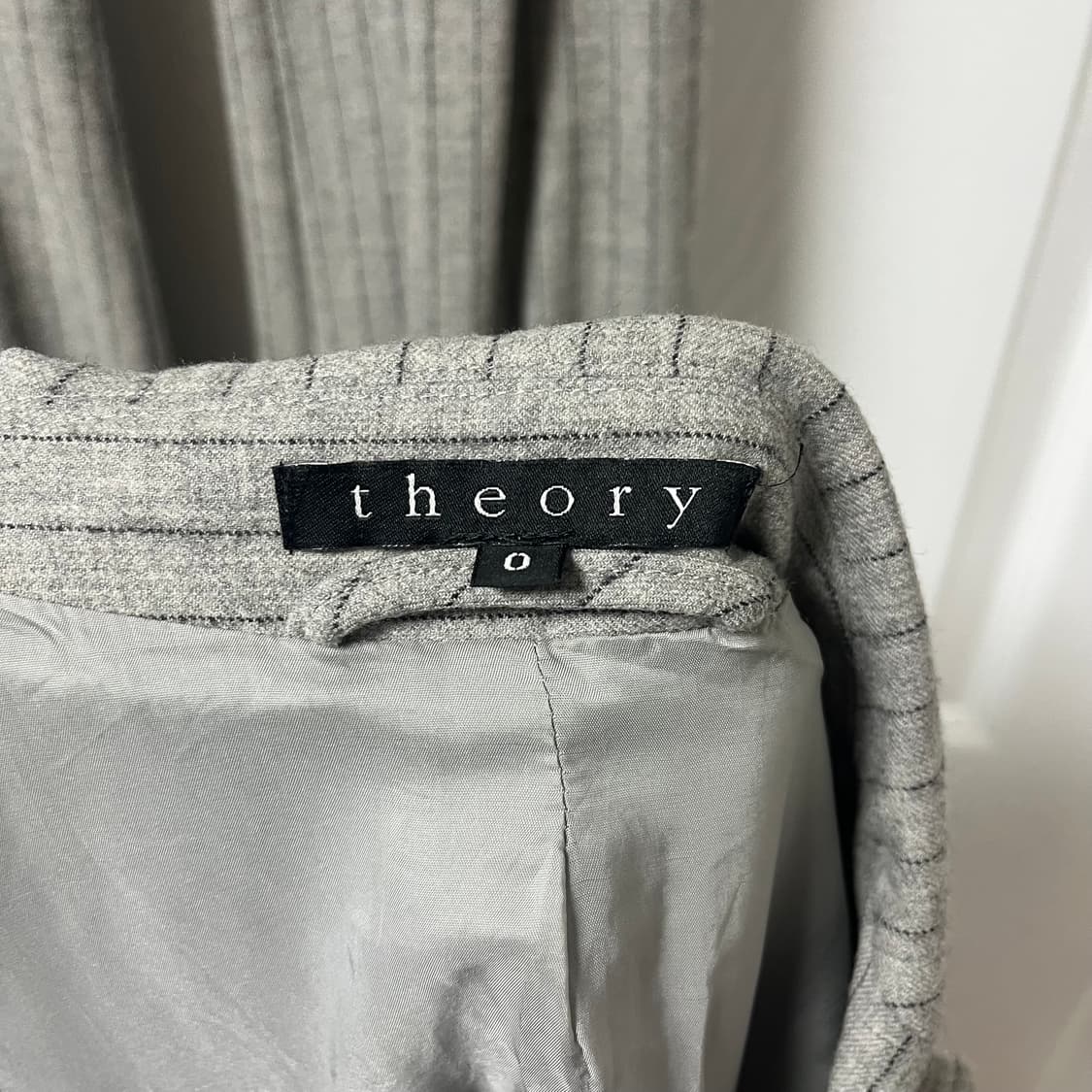 띠어리(Theory) 스트라이프 셋업 상품이미지4