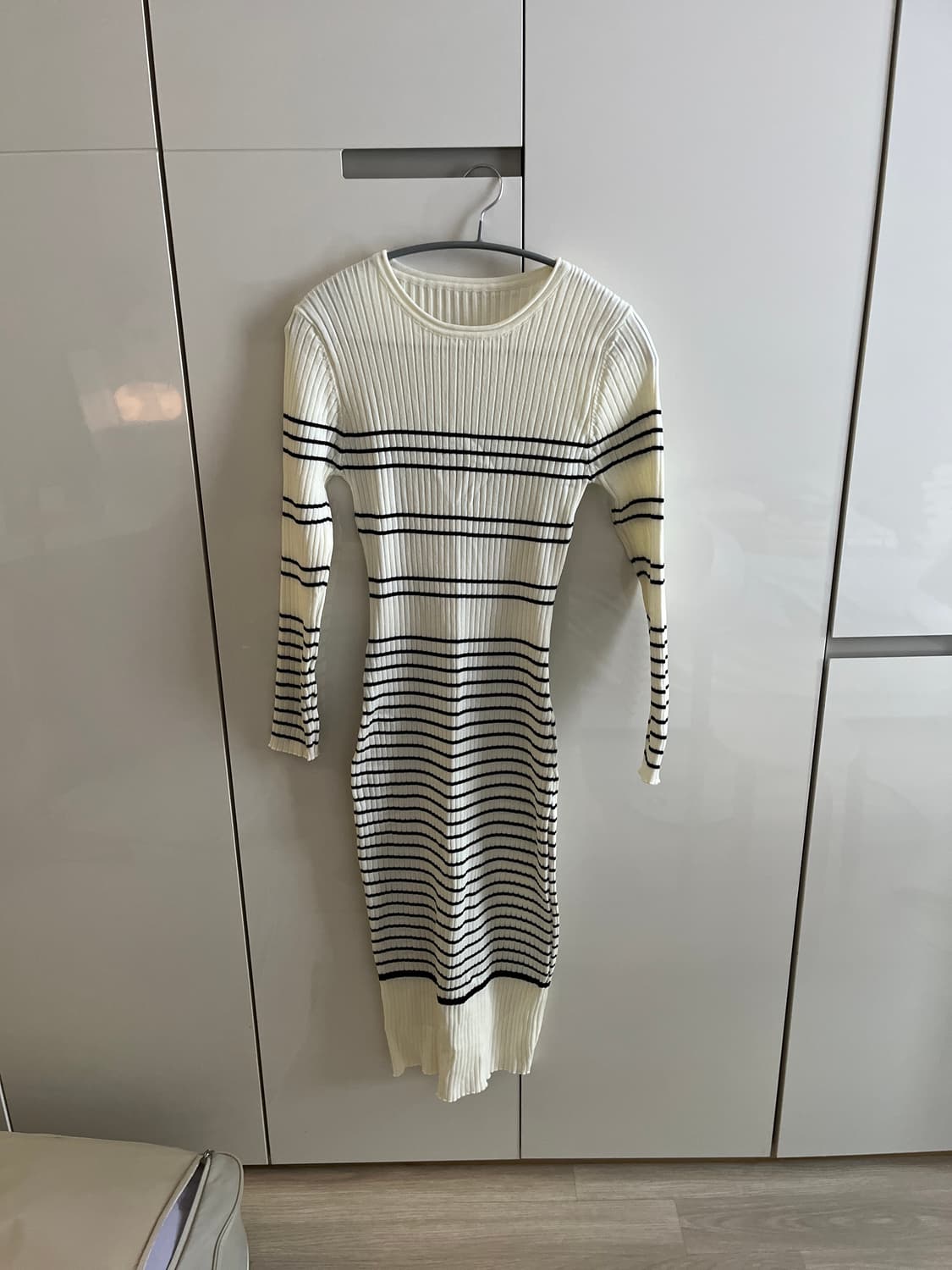 스트라이프 니트 롱원피스 상품이미지1
