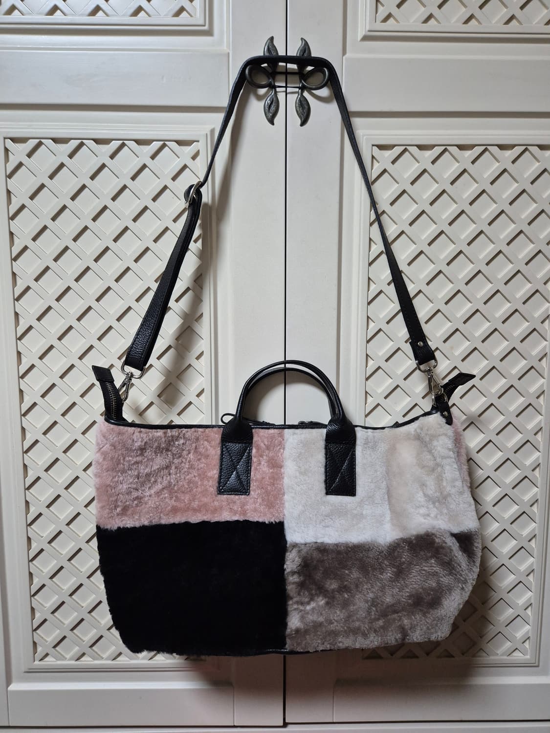 안토니오 크리스티아노 양털 컬러블록 토트백 상품이미지1