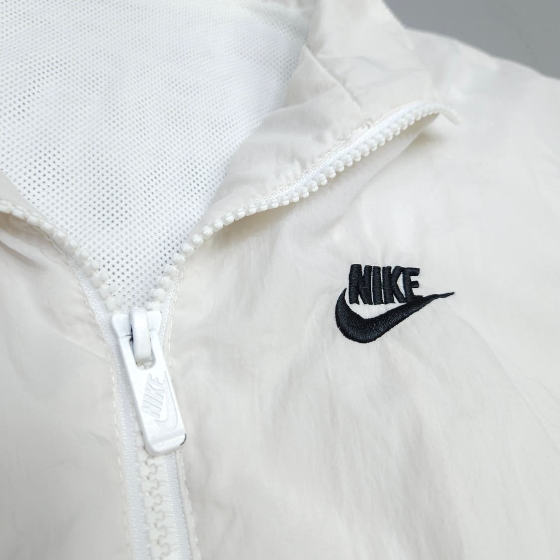 나이키 에센셜 윈드러너 m 상품이미지4