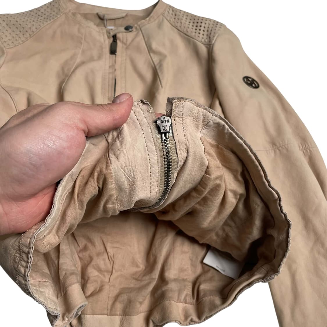 Armani jeans 펀칭 레더 집업 자켓 상품이미지7