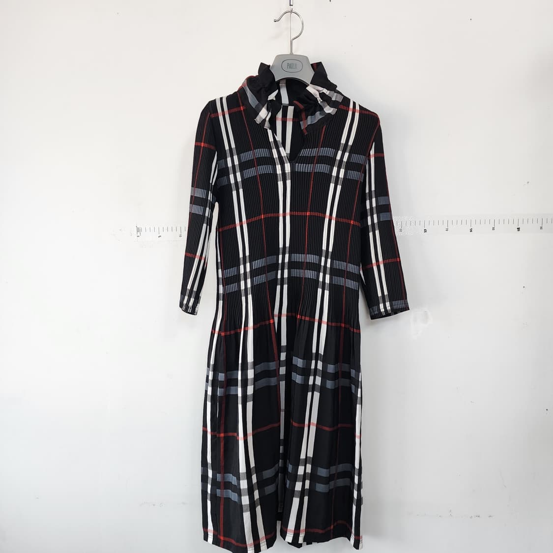 체크 패턴 플리츠 롱 원피스 상품이미지1