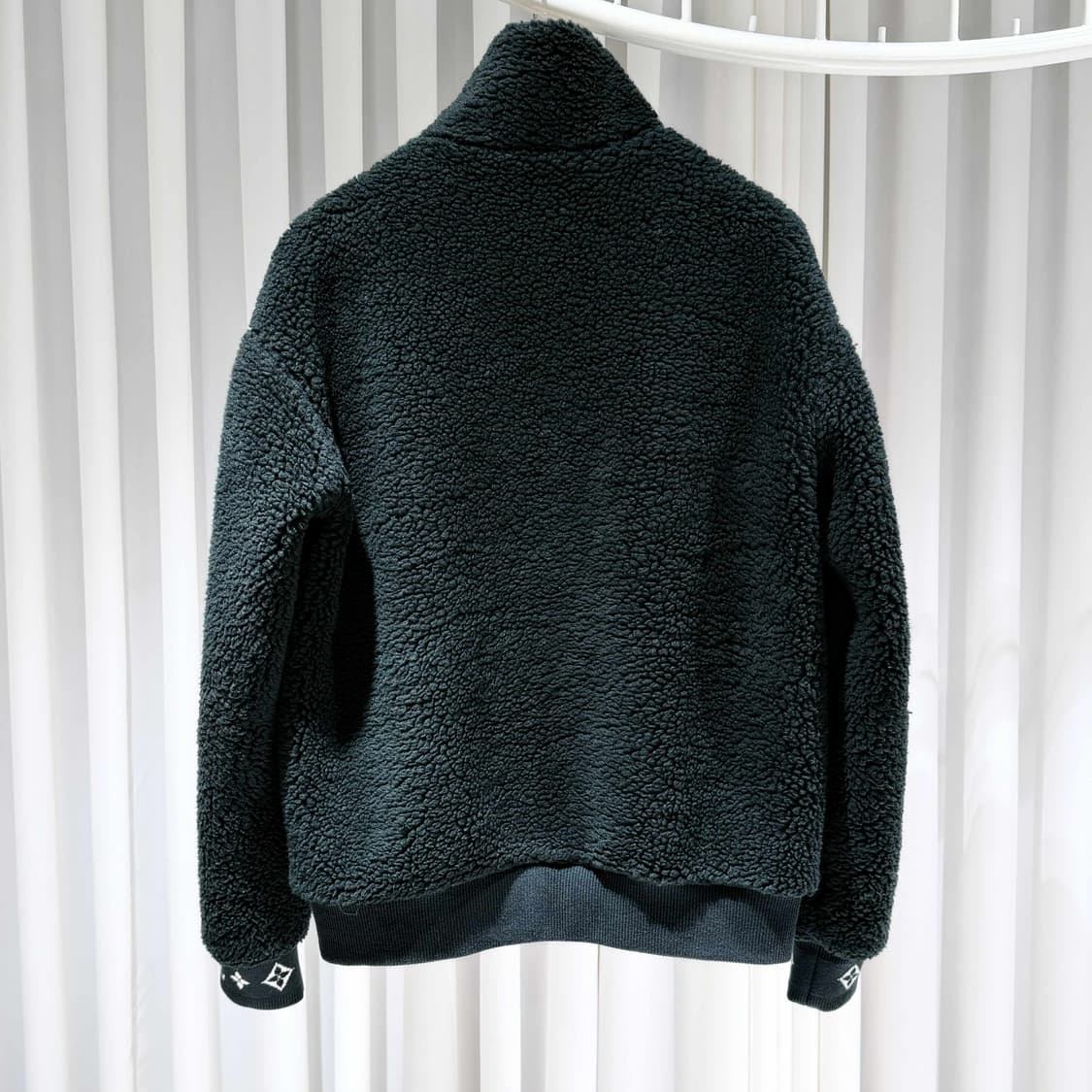 S / 루이비통 모노그램 레더패치 신상 그린 후리스 /26년 구매 상품이미지5