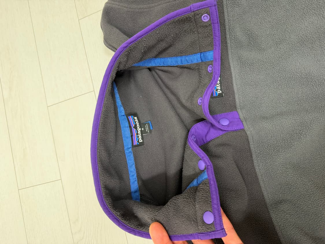 파타고니아 신칠라 M 사이즈 오염 없구 찢김도없는데  옆구리 텍이 잘린  상품이미지4