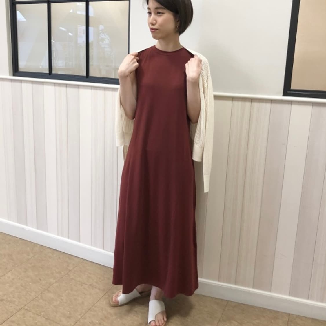 유니클로 콜라보 하나타지마 슬리브리스 롱 플레어 드레스 상품이미지2