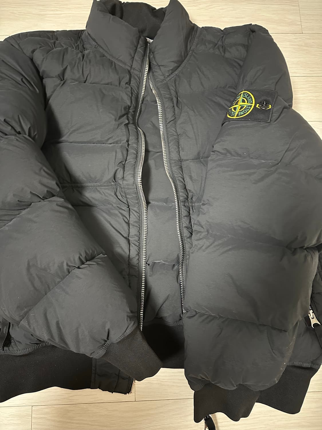 스톤아일랜드 심리스 패딩 상품이미지3