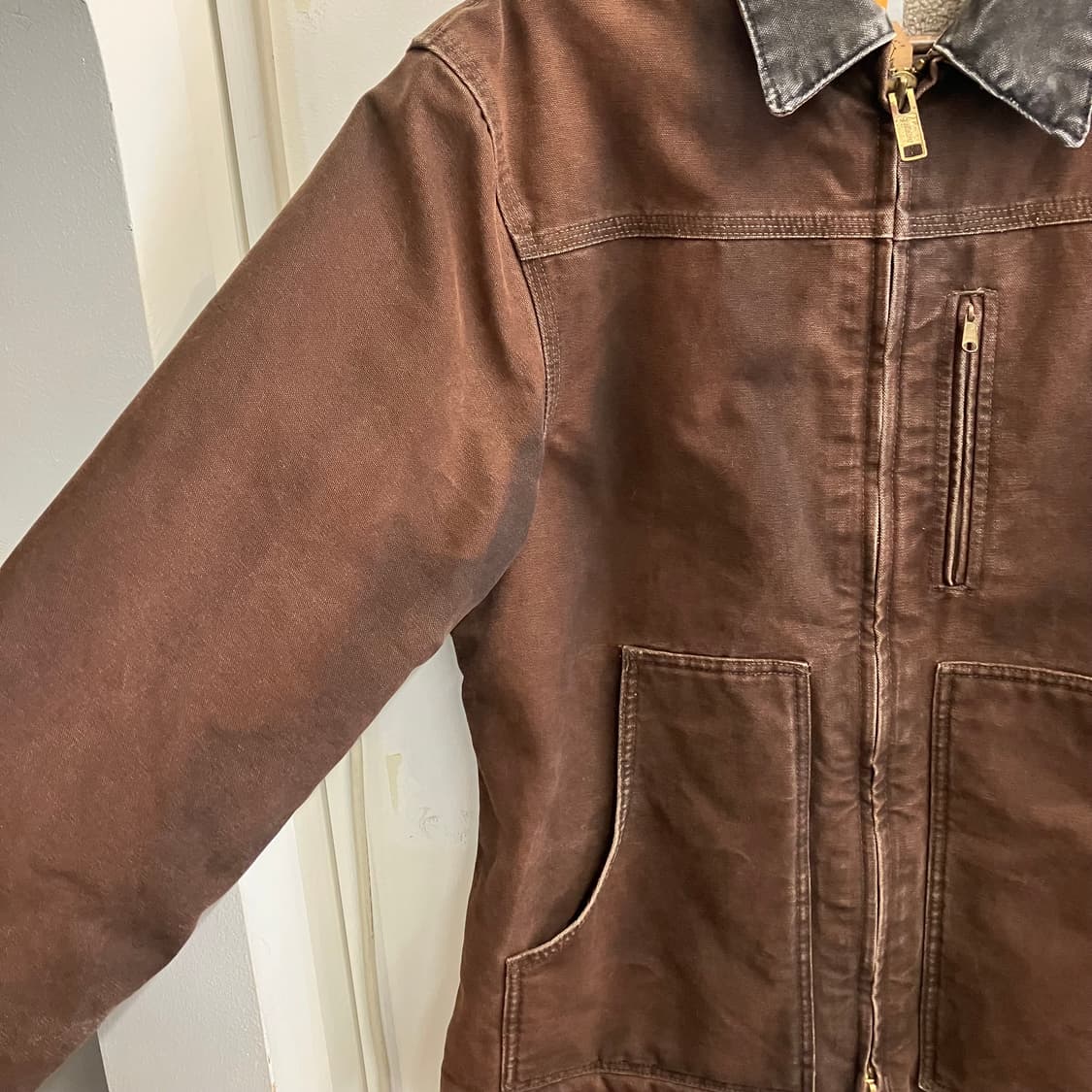 N162 칼하트 자켓 c61 dkb 브라운 상품이미지4