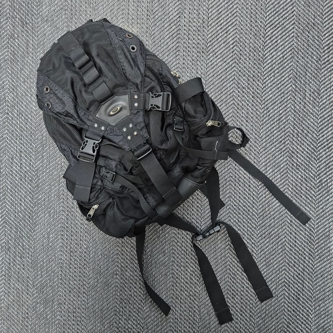 오클리 아이콘 백팩 상품이미지1