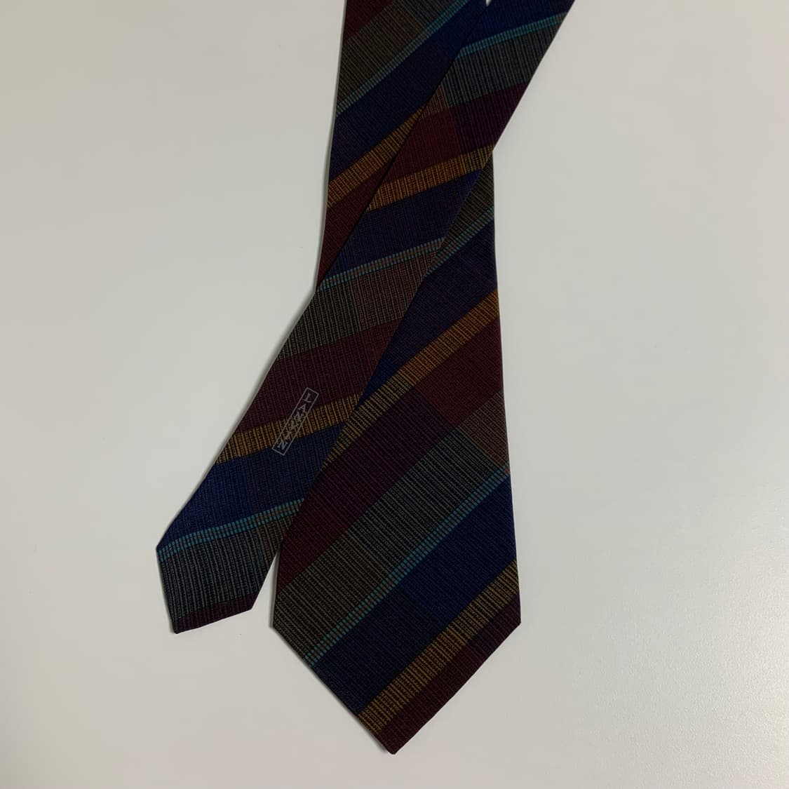 랑방(LANVIN) 레지멘탈 명품 정장넥타이 클래식룩 코디 A+등급 상품이미지3