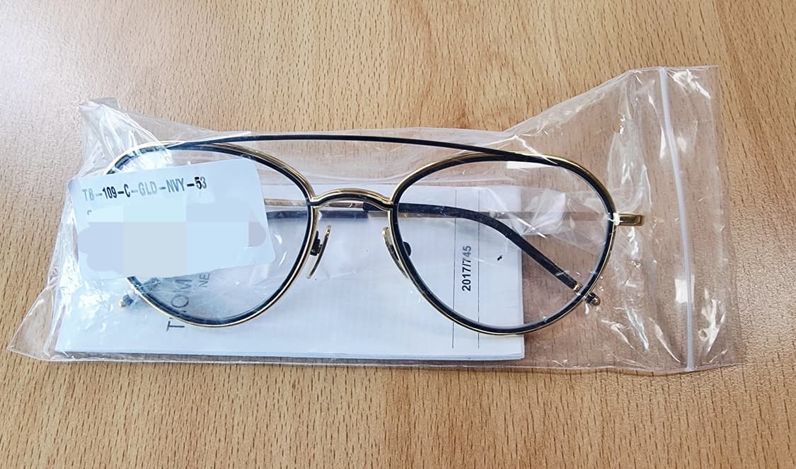 (판매 또는 교환)(미사용 정품) [THOM BROWNE] 톰브라운 안경 상품이미지4