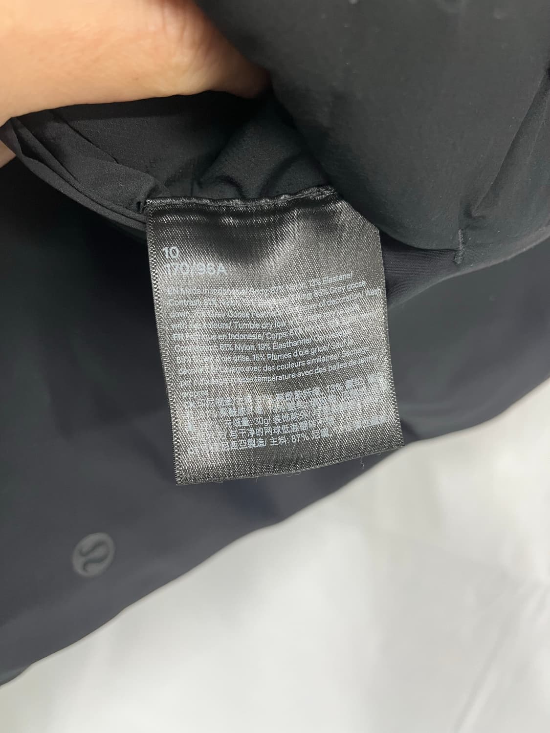 룰루레몬 패딩베스트 후디 블랙 여성 상품이미지4