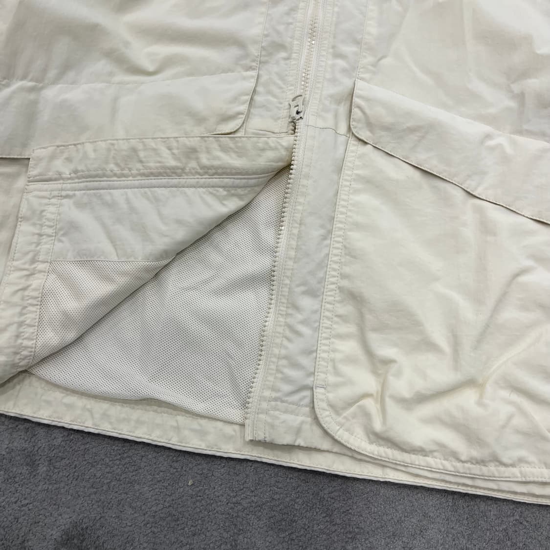 L 뉴발란스 아이보리 바람막이 자켓 상품이미지4