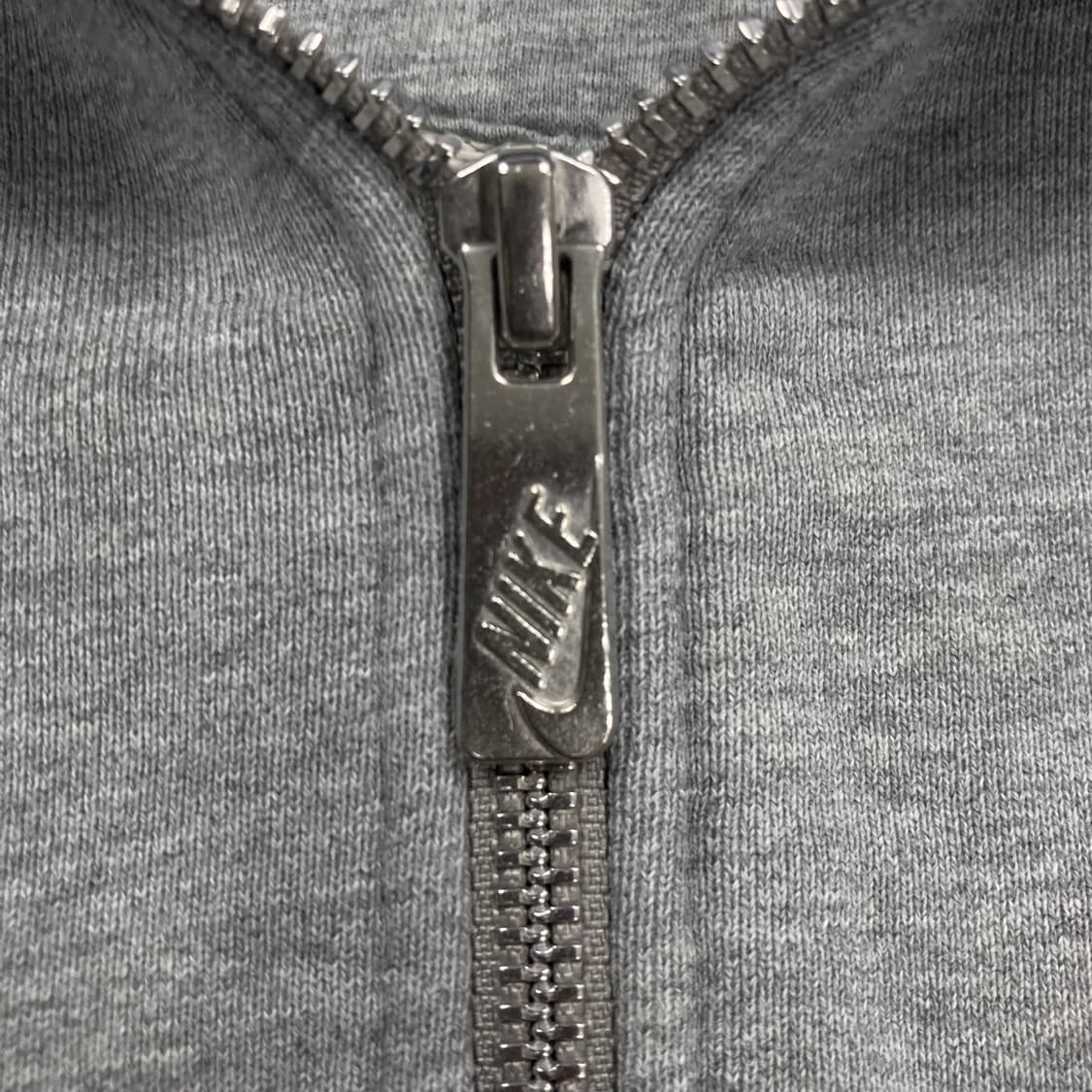 나이키 그레이 컬러 스몰 로고 하프 집업 후드티 상품이미지3