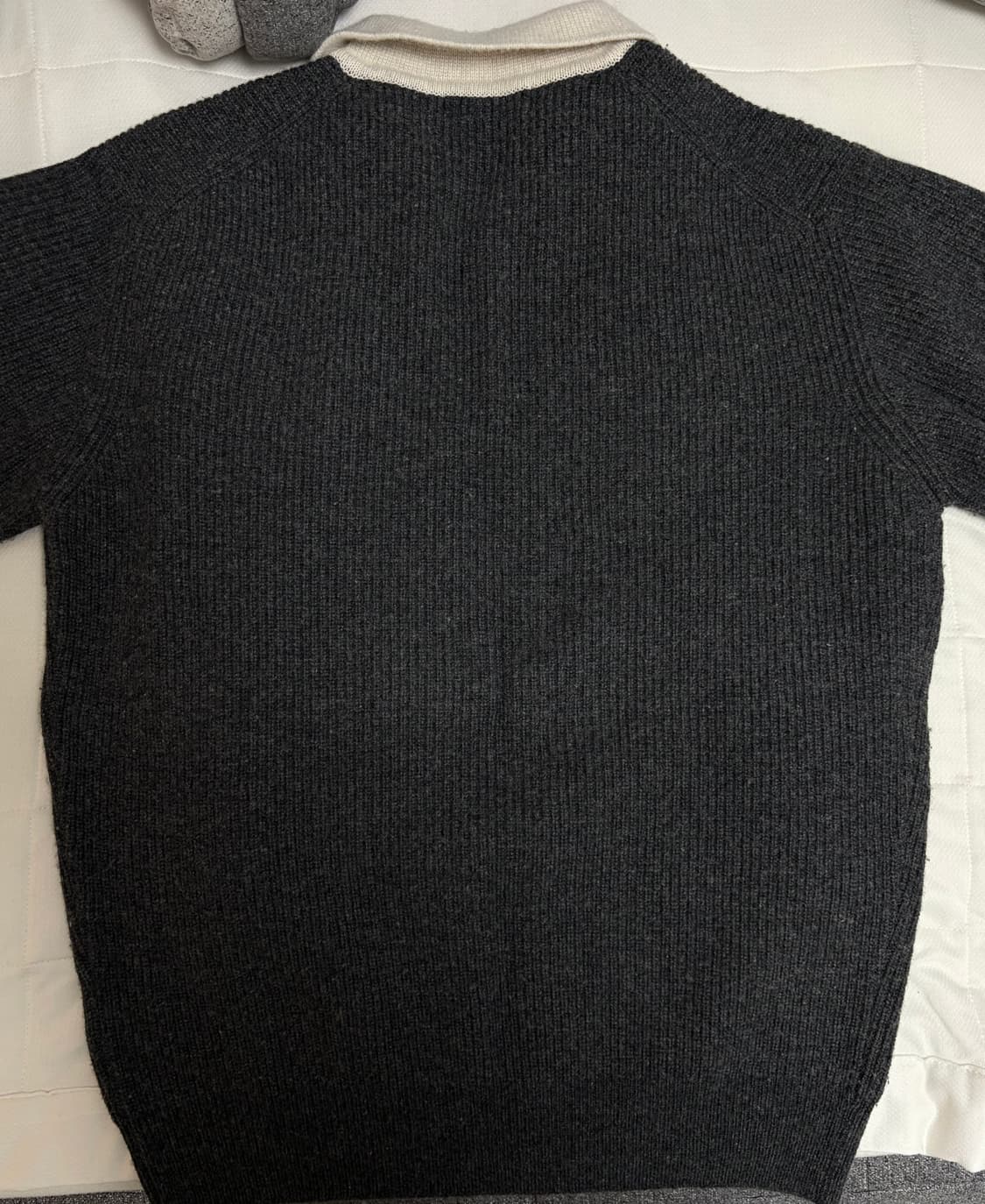 유니온블루 럭비니트 차콜 L 판매합니다. 상품이미지3