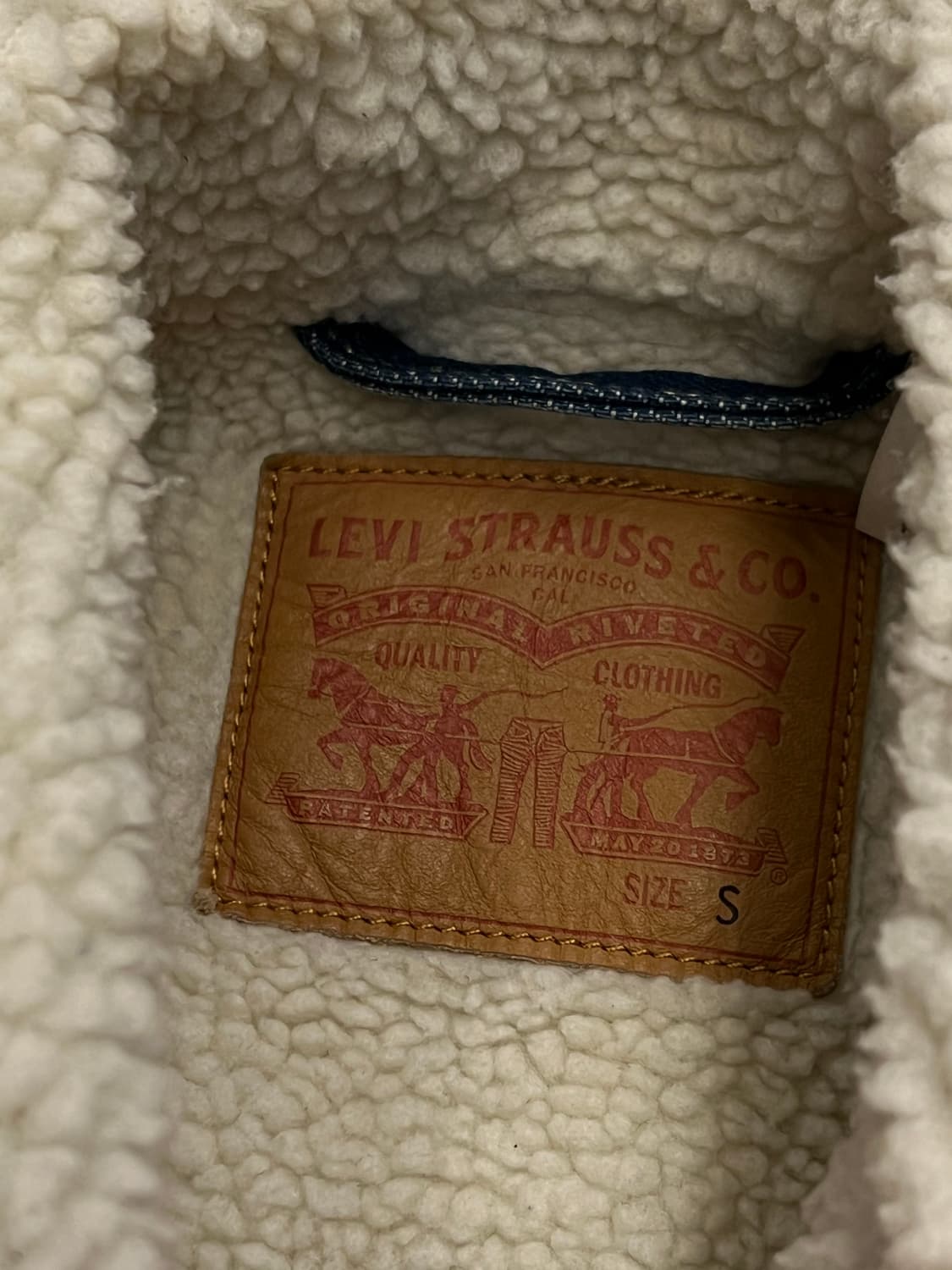 리바이스 쉐르파 크롭 트러커 자켓 처분  상품이미지3