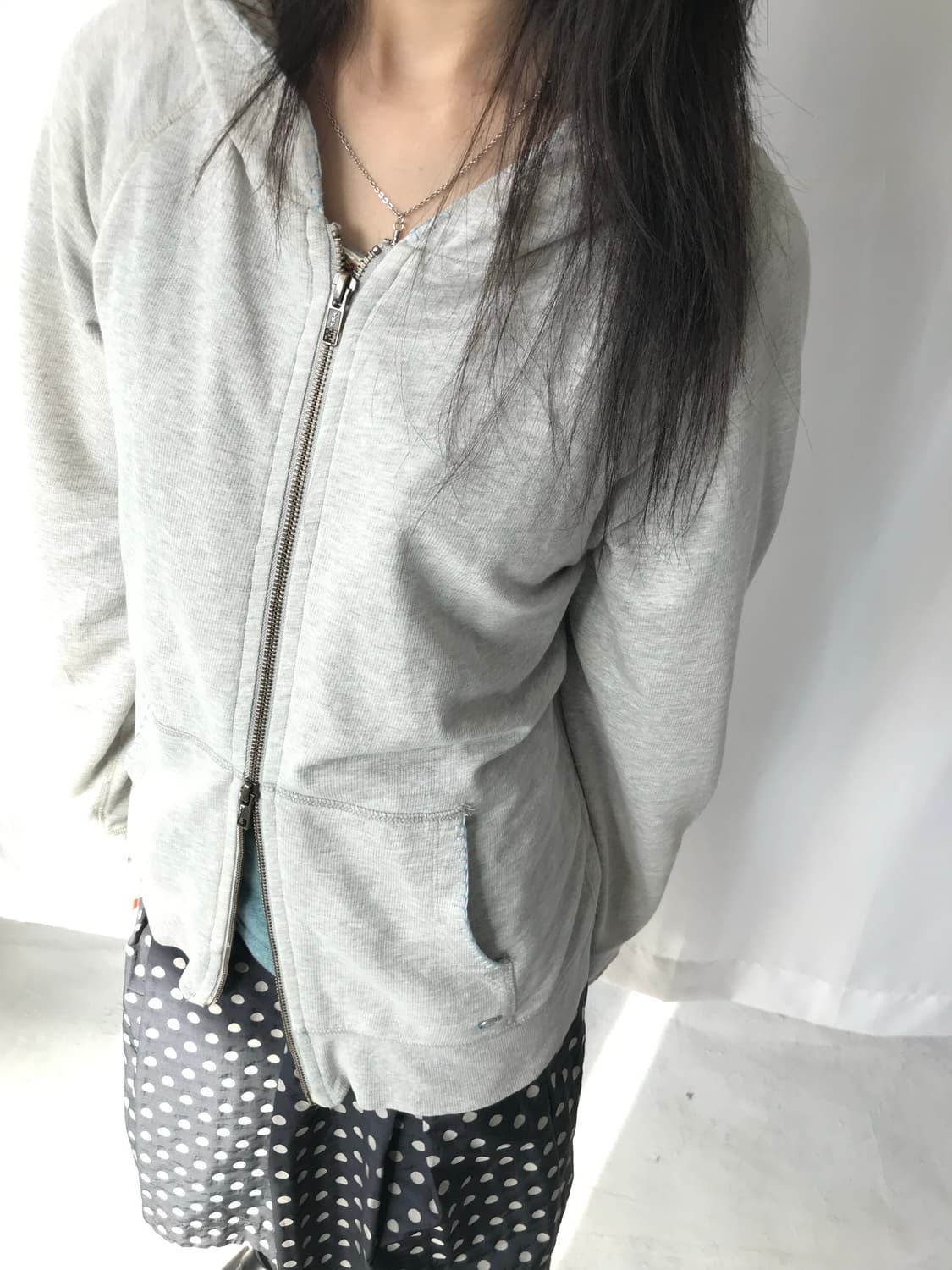 블루 스티치 디테일 후드집업 상품이미지5