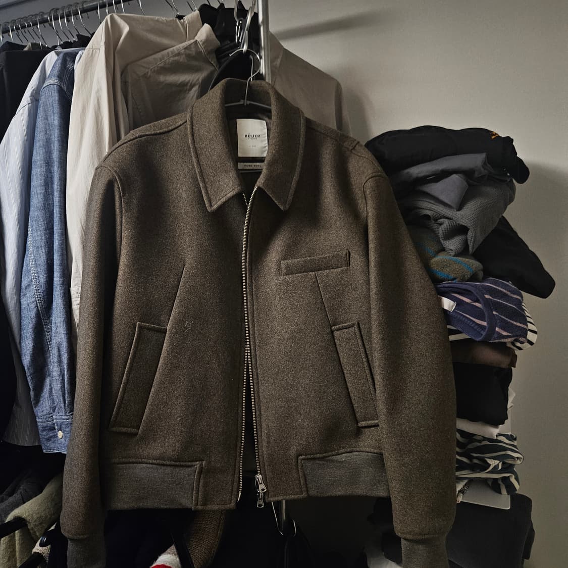 (L)벨리에 시티트립 블루종 브라운 자켓팝니다 새상품급 상품이미지1