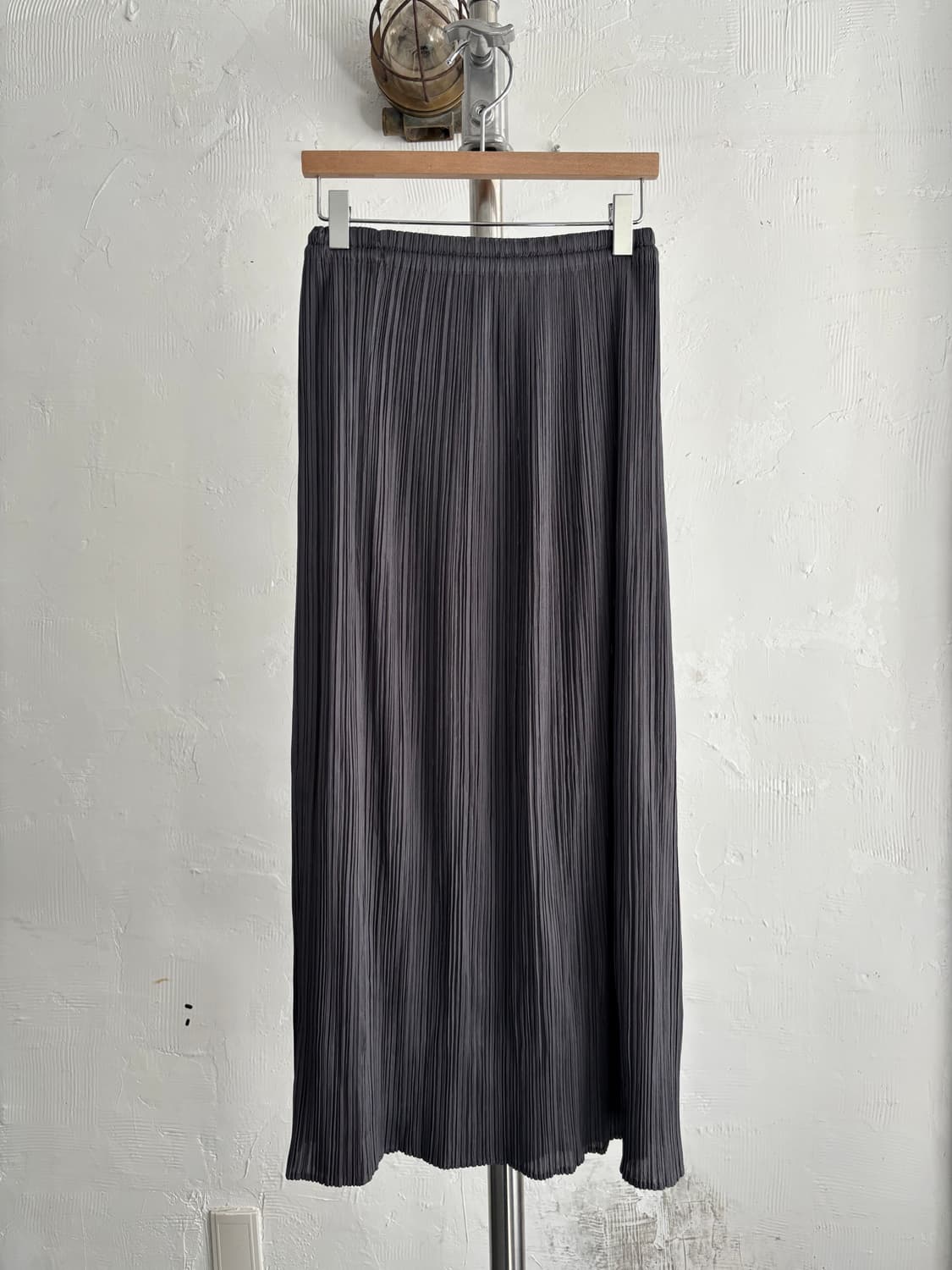 Pleats Please 플리츠플리즈 그레이 플리츠 롱 스커트  상품이미지4