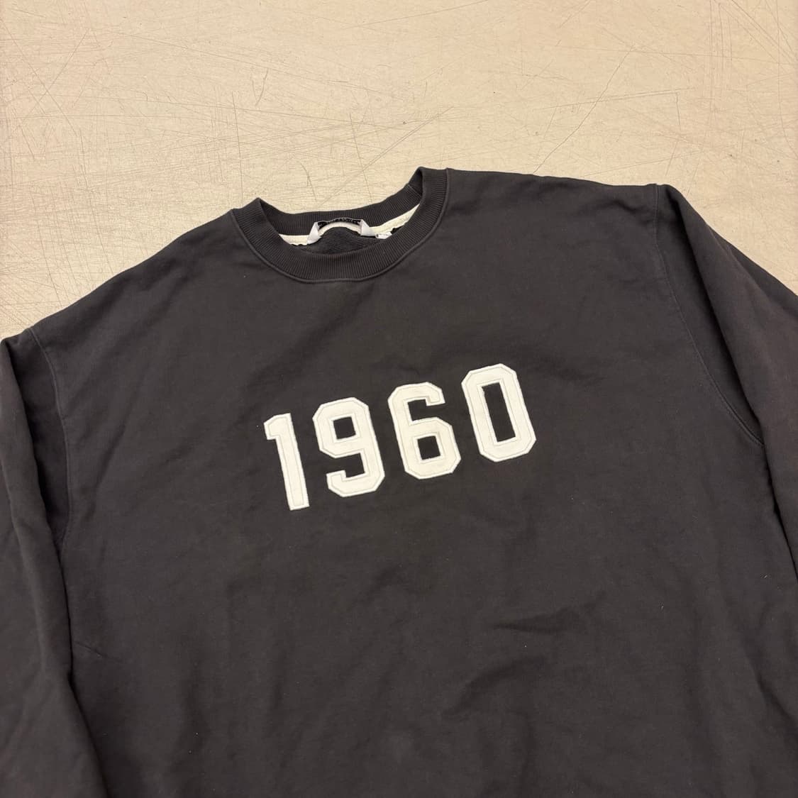 유니폼 브릿지 1960 로고 맨투맨 상품이미지2