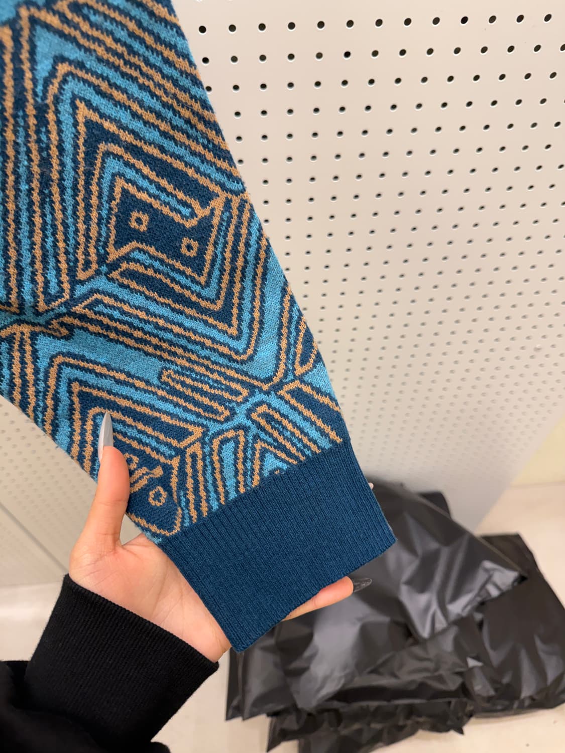 디스이즈네버댓 스몰로고 패턴 니트 U989 상품이미지4