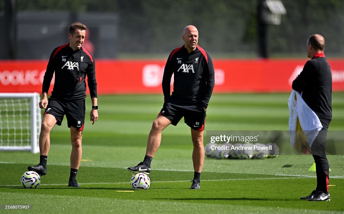 2425 나이키 리버풀 코치지급용 스트라이크 드릴탑 트레이닝 상품이미지3