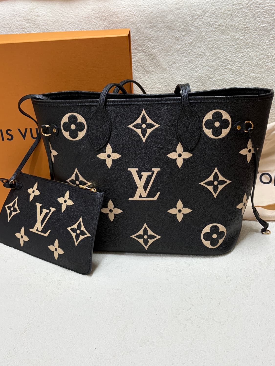 (새거급) 루이비통 앙프렝뜨 네버풀 MM 블랙 + 파우치 루이비통 가방 상품이미지1