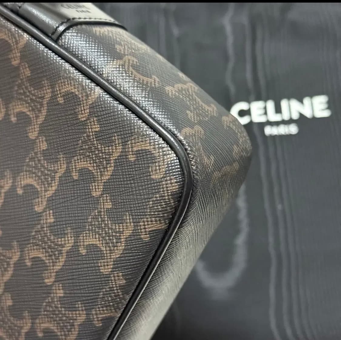 셀린느 트리옹프 메신저백 상품이미지4