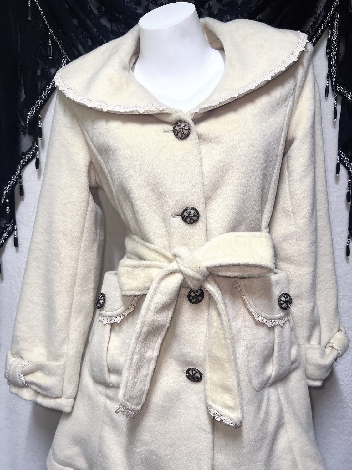 엑시즈팜 라떼갸루 로맨틱 로걀 베이지 레이스 리본 벨트 코트 자켓 핀터 상품이미지2