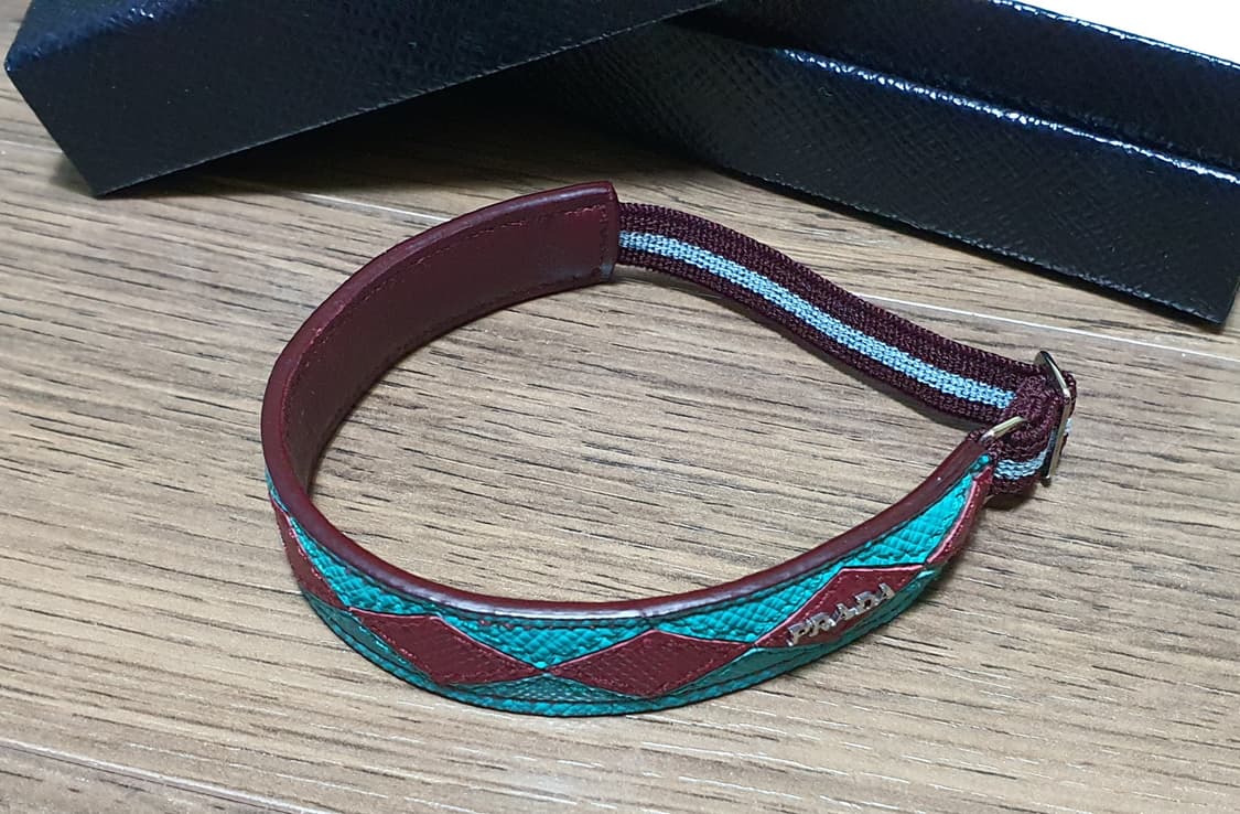 프라다 사피아노 레더 팔찌 상품이미지4