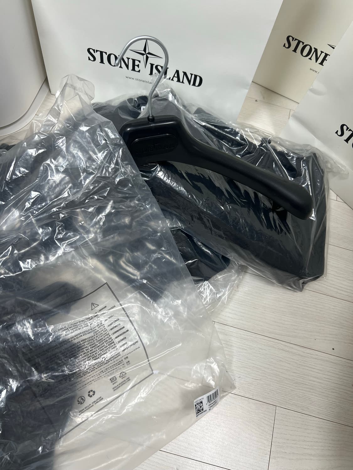 24ss 스톤아일랜드 긴팔티 xl (새상품) 상품이미지3