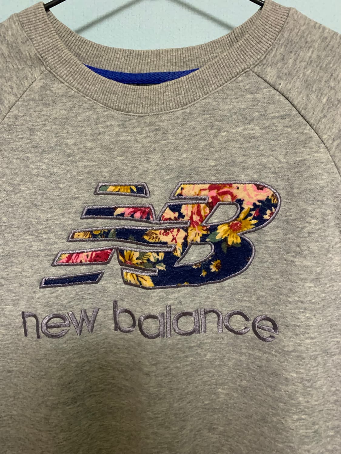 뉴발란스 기모 여성맨투맨 상품이미지2