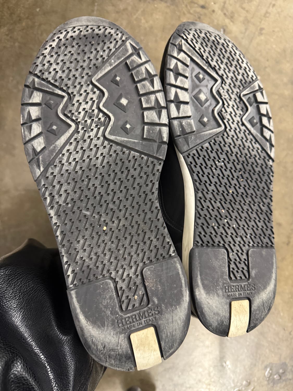 에르메스 정품 카프스킨 트레일  스니커즈 265 상품이미지6