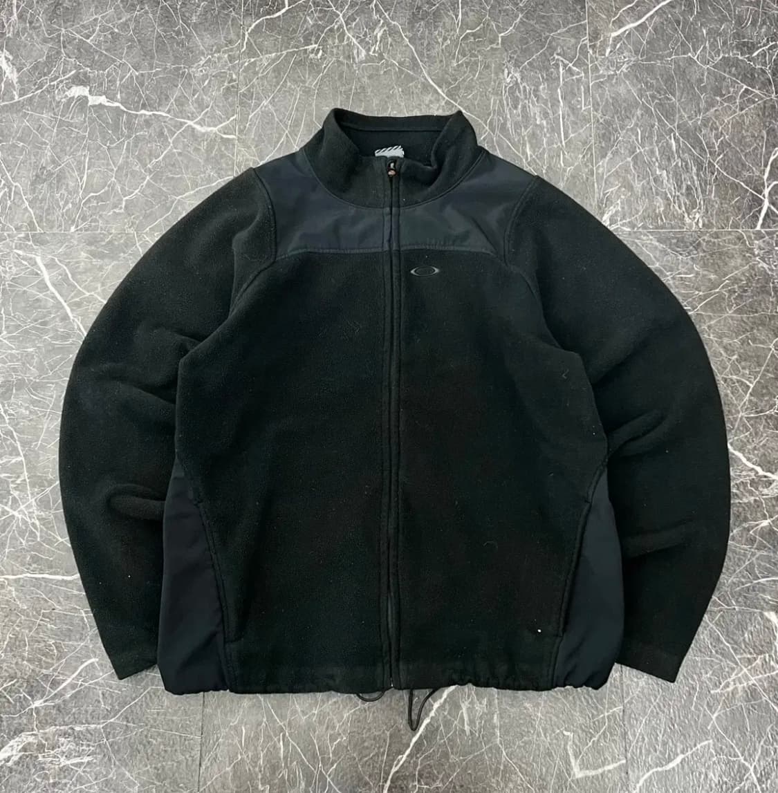 오클리 아이콘로고 배색 플리스 집업 자켓 블랙 상품이미지1