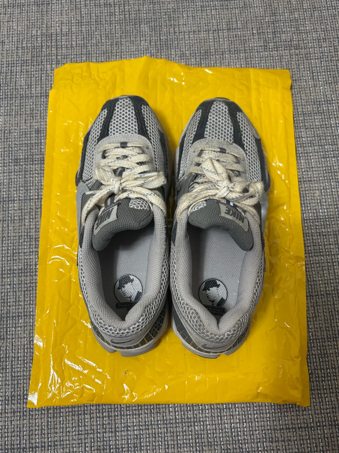 나이키 줌 보메로 5 프리미엄 라이트 240 판매해요 상품이미지2