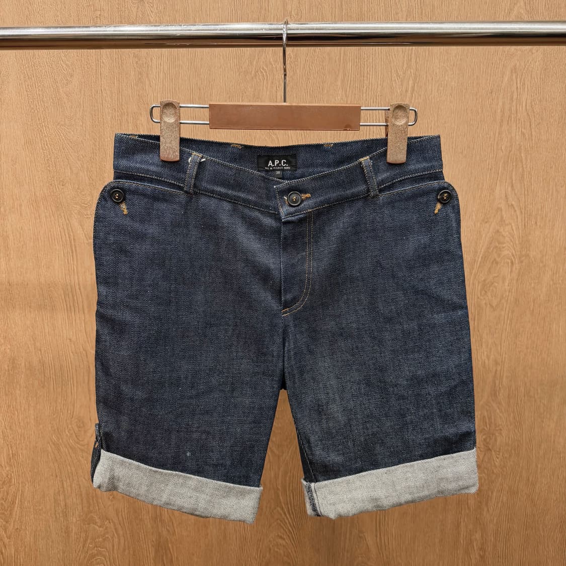 아페쎄 코튼 데님 하프 팬츠 턴업 사이드 버튼 디테일 레귤러핏 인디고 상품이미지2