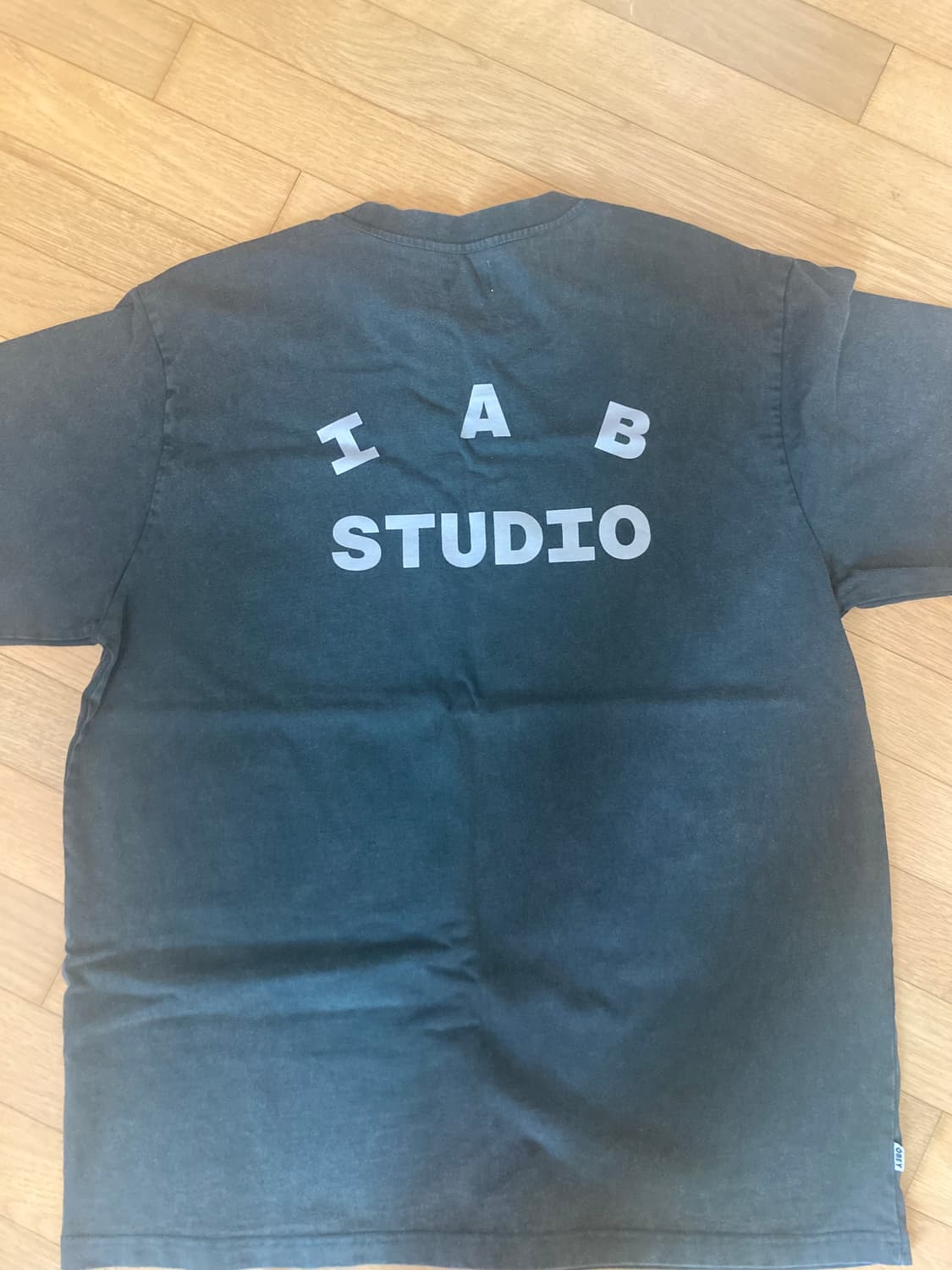 OBEY x IAB 스튜디오 콜라보 반팔 티셔츠 상품이미지4
