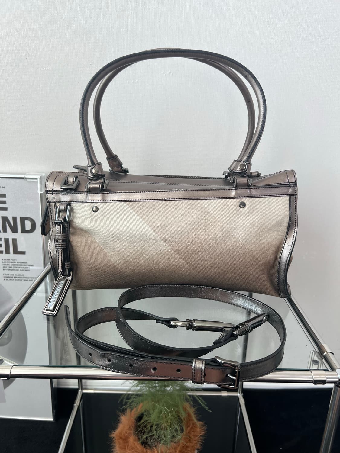 버버리 메탈릭 노바 체크 필그림 숄더백  상품이미지3