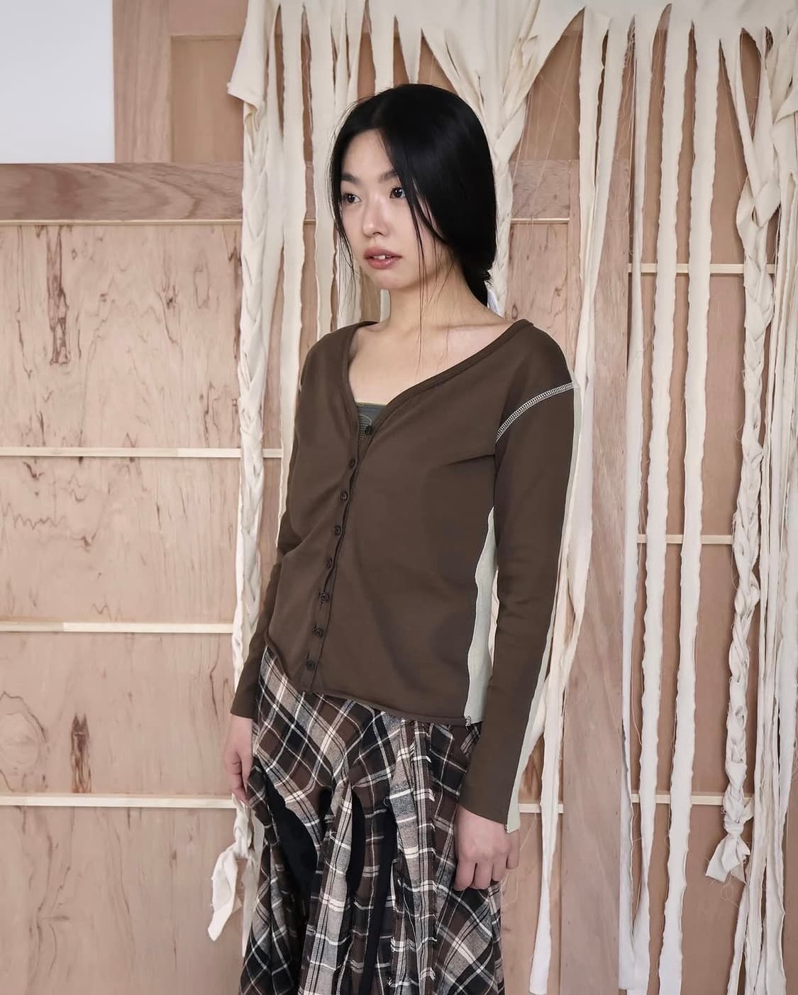 0tape 배색 가디건 브라운 상품이미지1