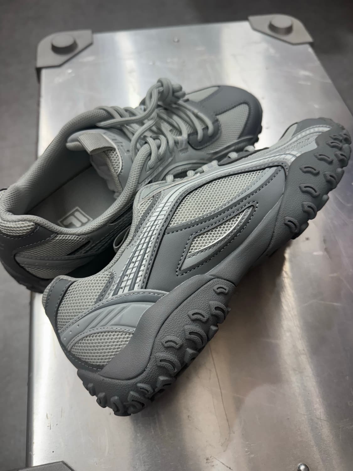 휠라 에샤페 그레이 255 상품이미지1